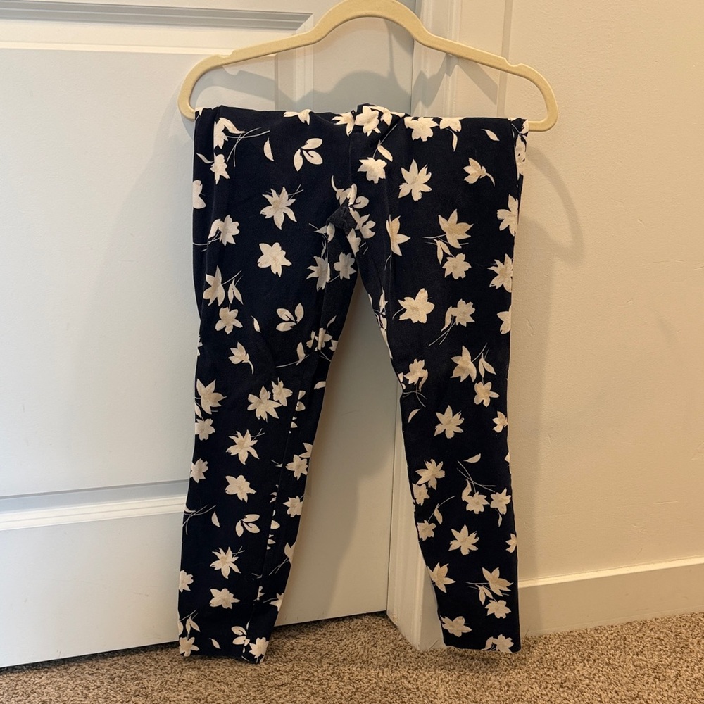 GAP Black and White Floral Leggings